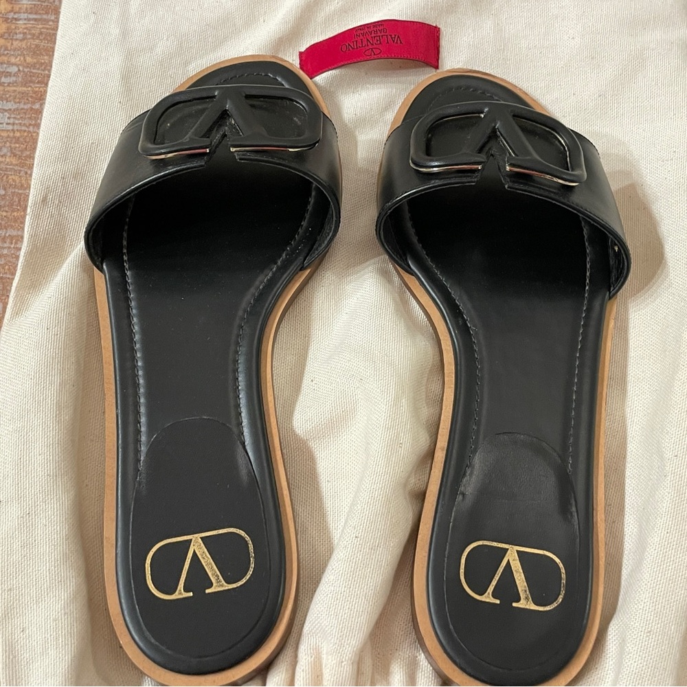 VALENTINO Slides - Picture 5 of 10